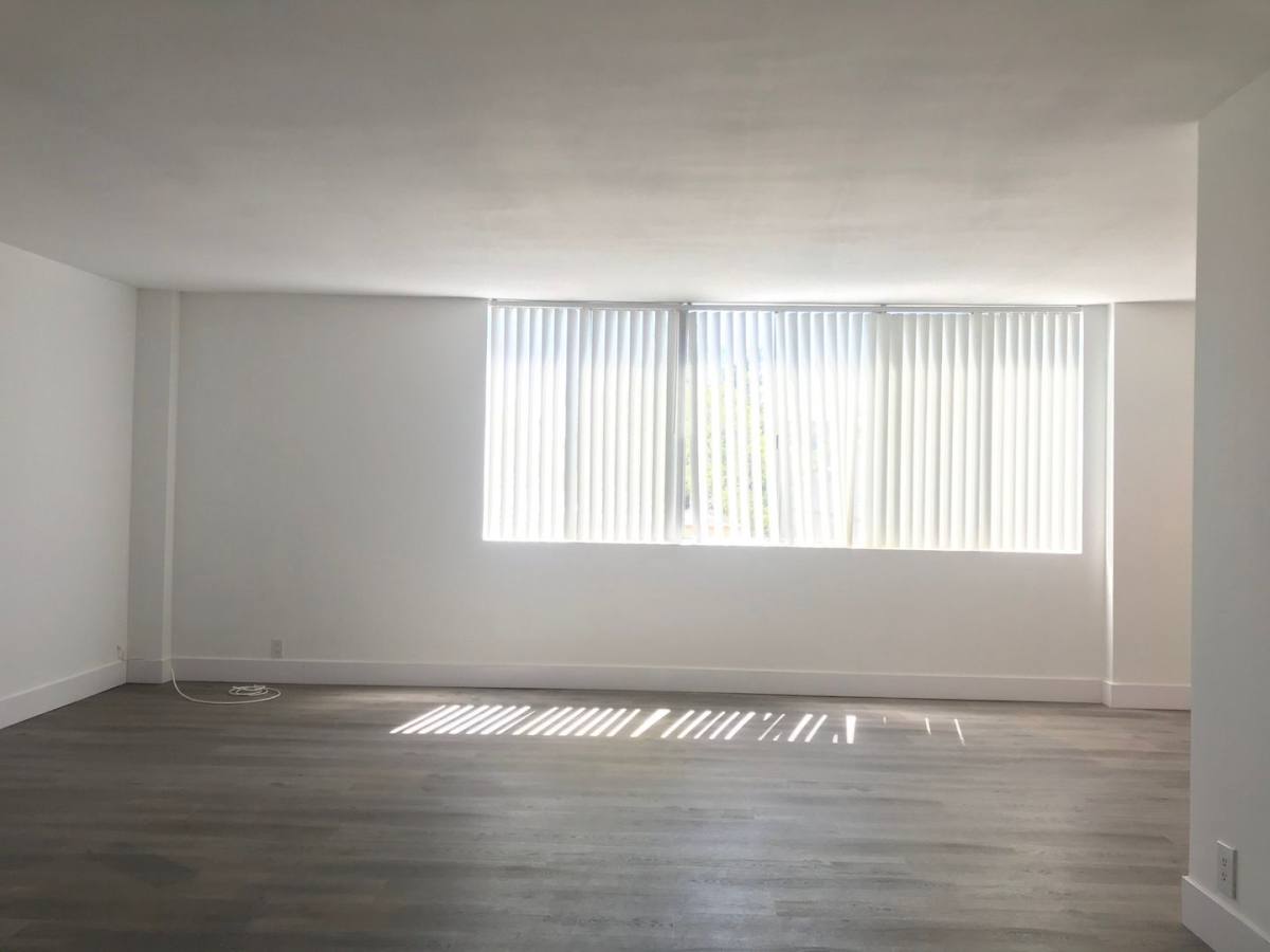 Apartment for rent at 468 S Roxbury Dr, Beverly Hills, CA 90212