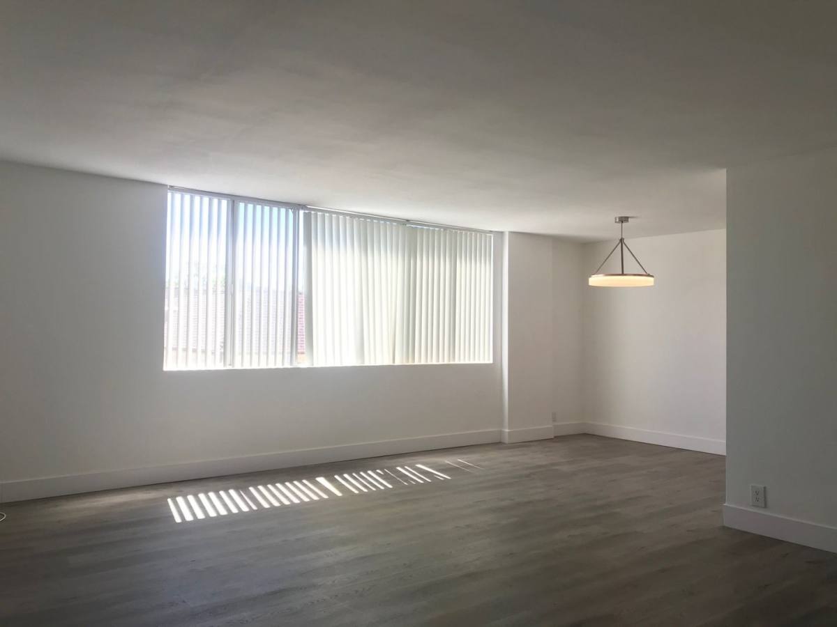 Apartment for rent at 468 S Roxbury Dr, Beverly Hills, CA 90212