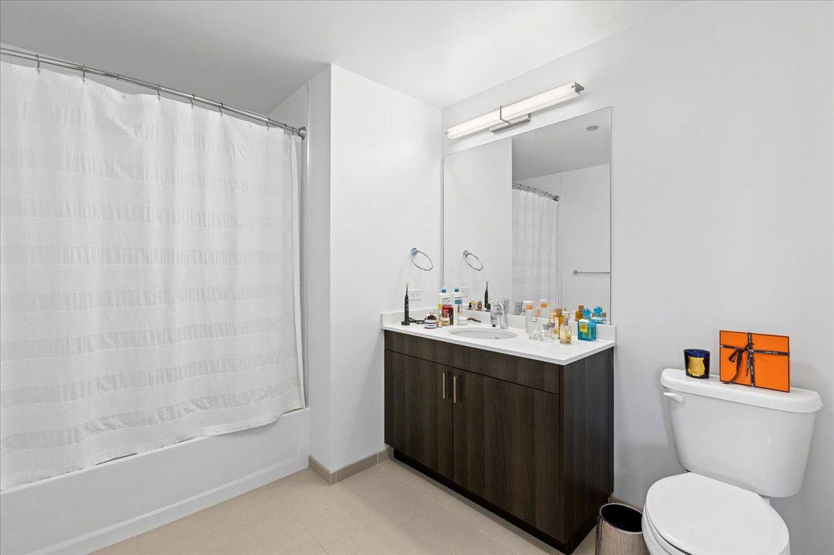 Apartment for rent at 728 N Morgan St #709, Chicago, IL 60642