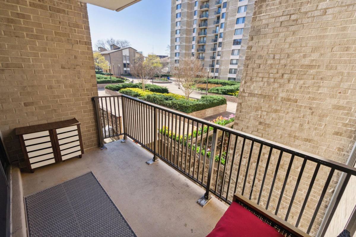 Condo for rent at 102 Monroe St #201, Rockville, MD 20850