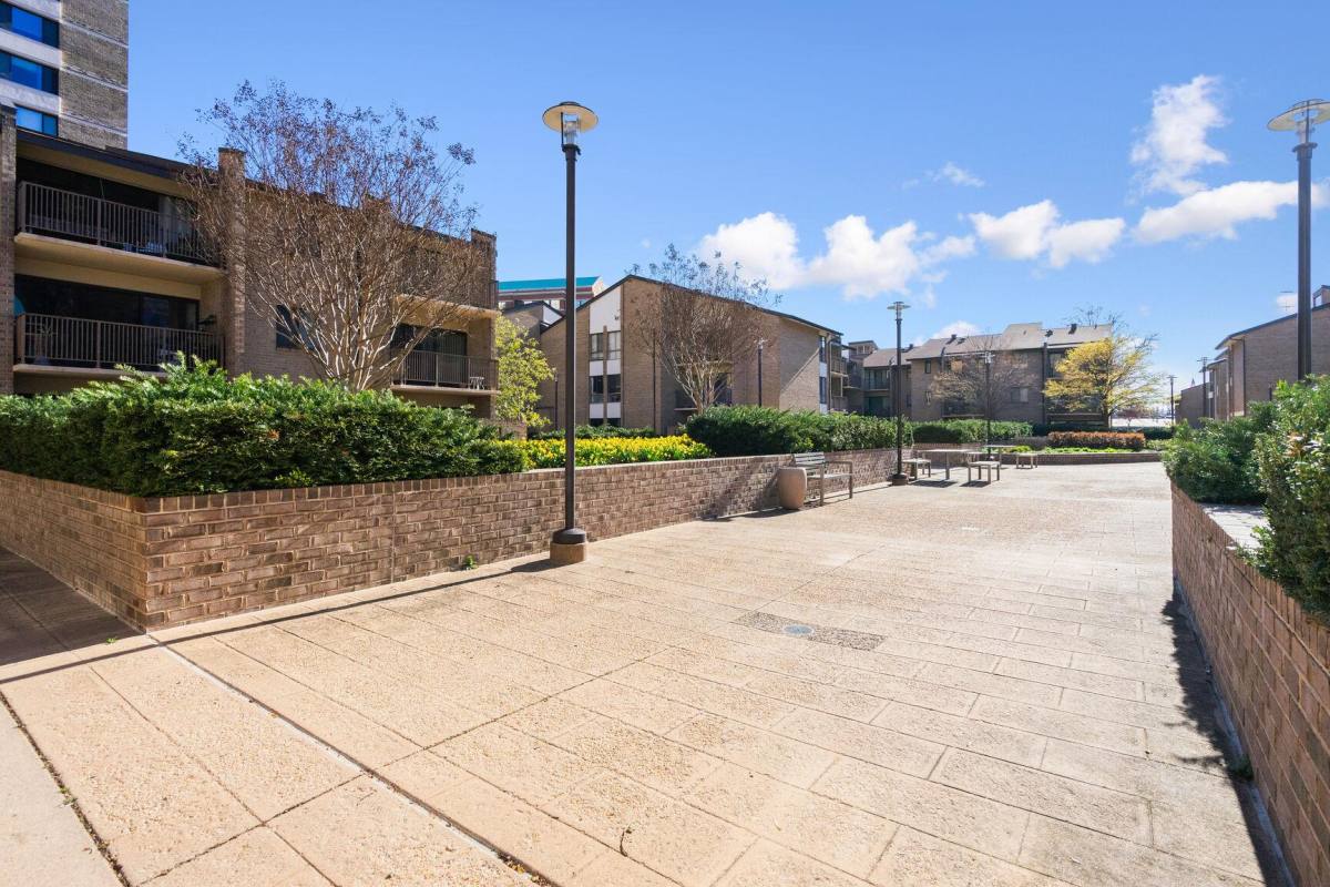 Condo for rent at 102 Monroe St #201, Rockville, MD 20850
