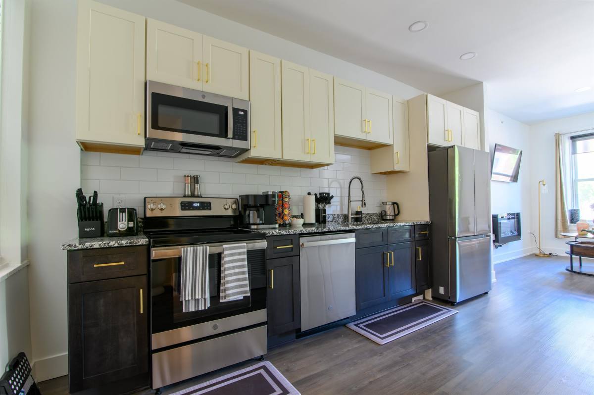 Apartment for rent at Capitol Area, 205 State St #2, Harrisburg, PA 17101