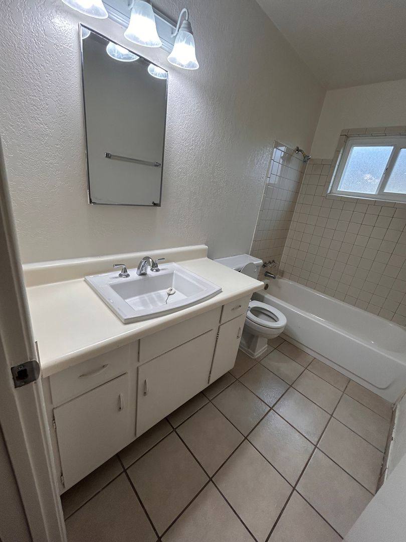 Apartment for rent at 2004-2108 N Ave, Corcoran, CA 93212