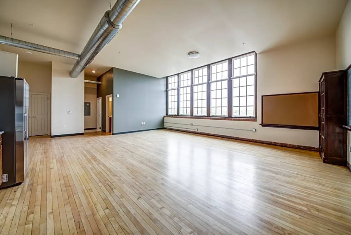 Apartment for rent at 7417 Vermont Ave, Saint Louis, MO 63111