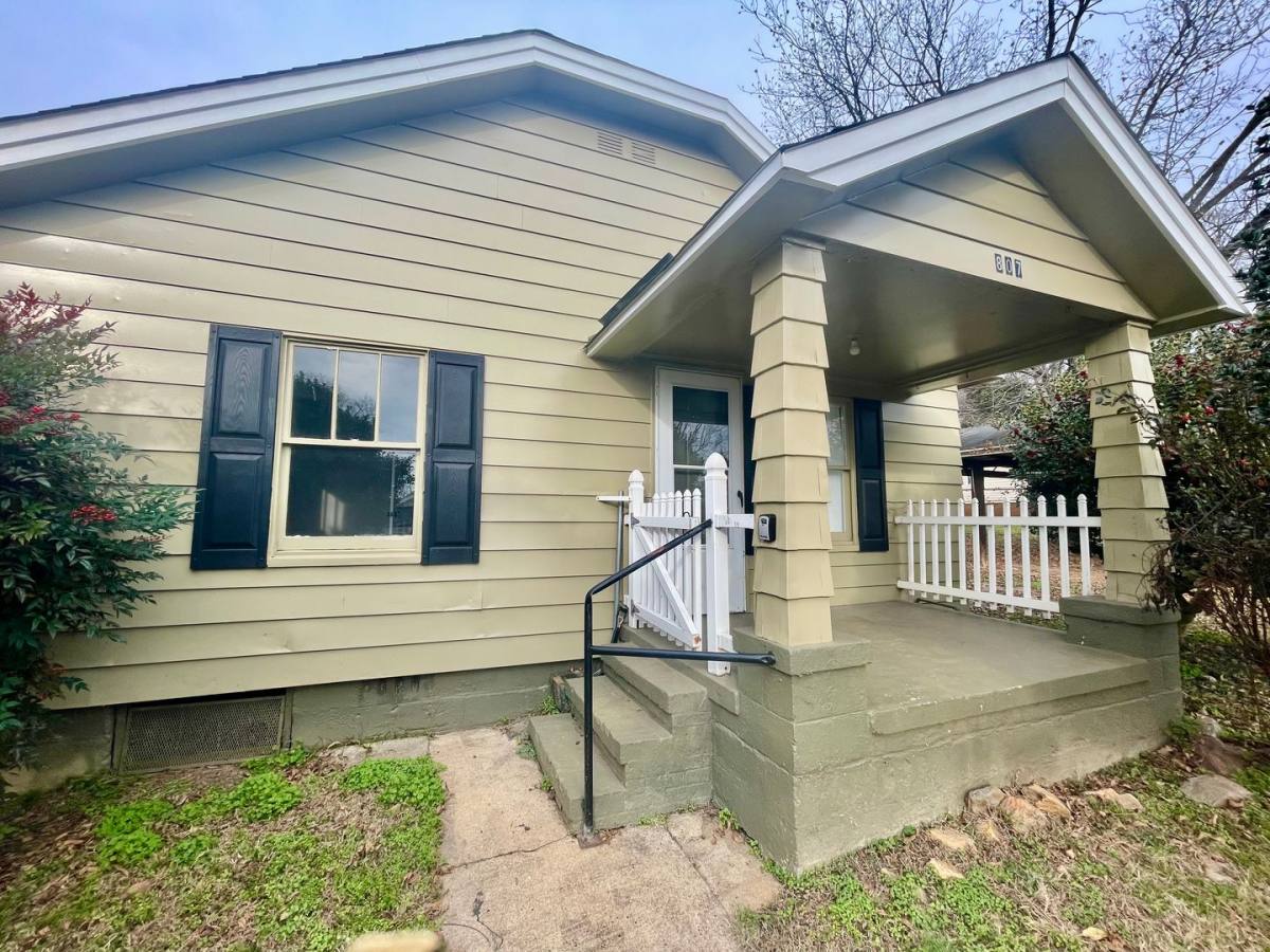 House for rent at 807 3rd St, Kings Mountain, NC 28086