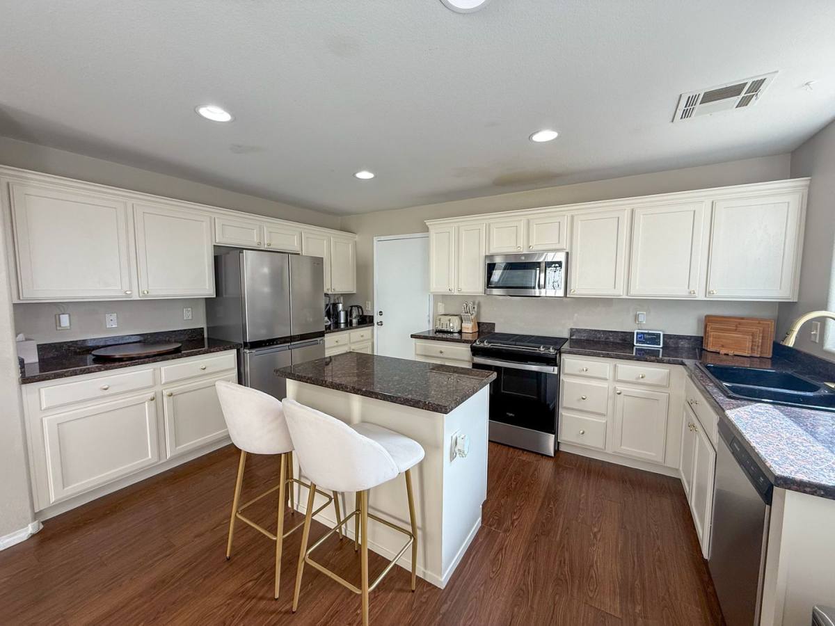 House for rent at 10360 Cherokee Corner Ave, Las Vegas, NV 89129