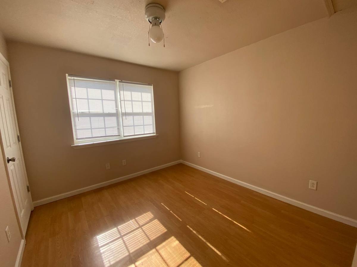 Apartment for rent at 1723 W Matthews, Jonesboro, AR 72401