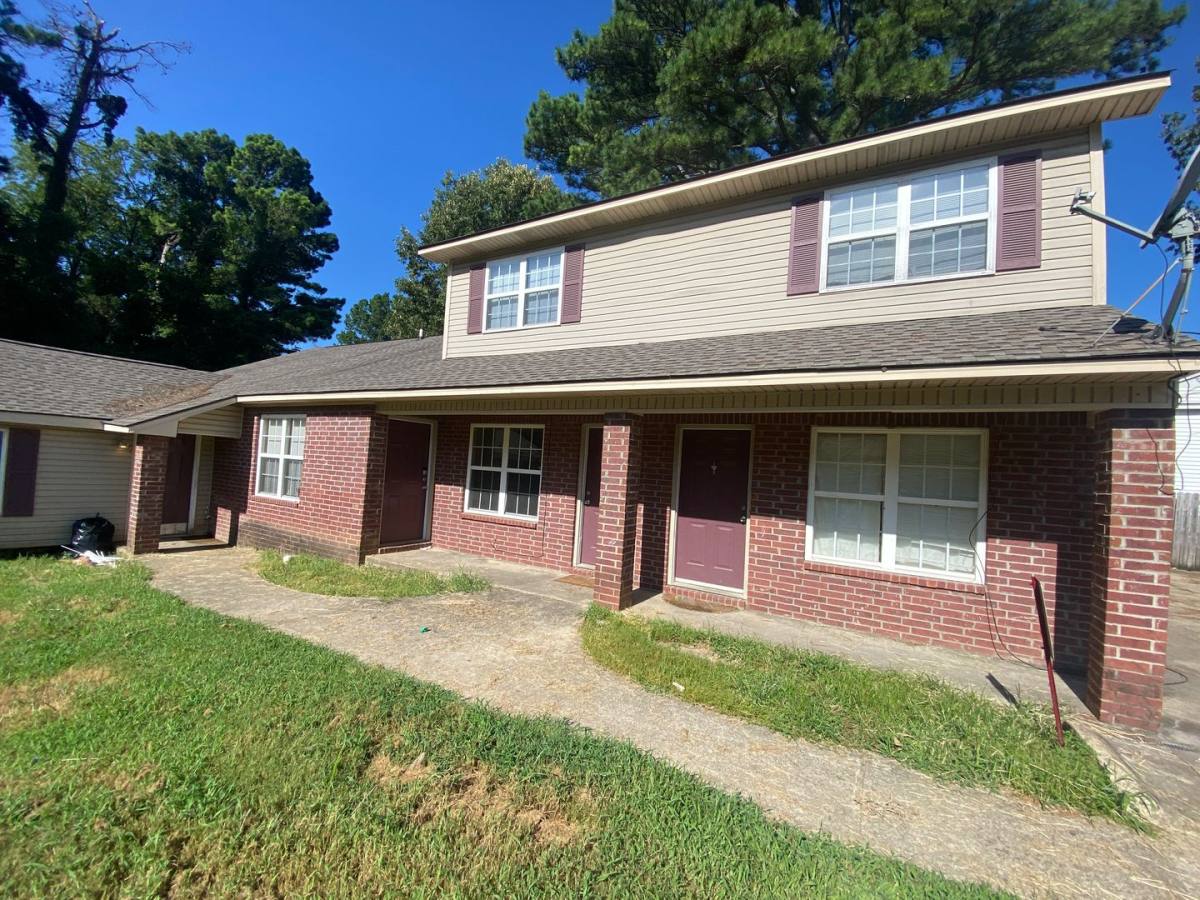 Apartment for rent at 1723 W Matthews, Jonesboro, AR 72401