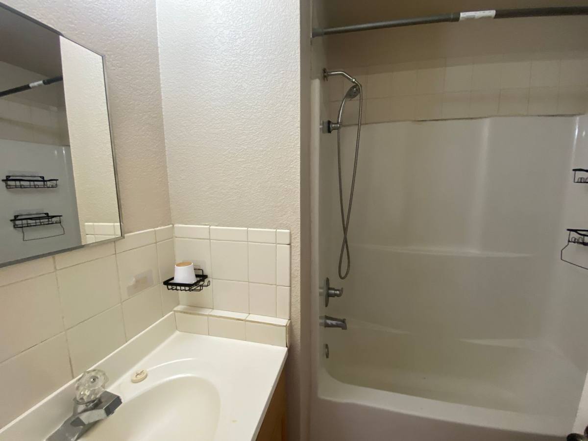 Apartment for rent at 1723 W Matthews, Jonesboro, AR 72401
