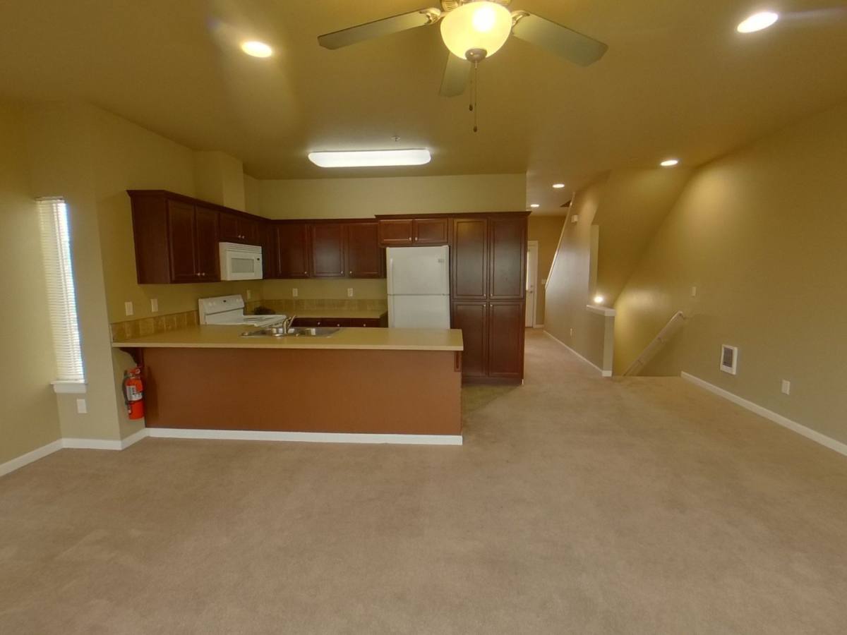 Townhouse for rent at 940 Hilyard St, Eugene, OR 97401