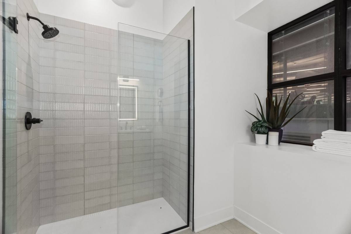 Apartment for rent at 813 W Evergreen Ave, Chicago, IL 60642