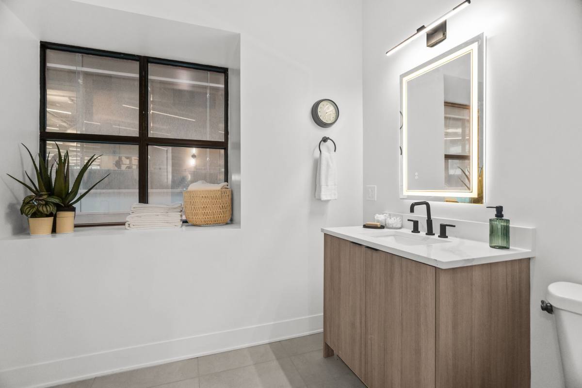 Apartment for rent at 813 W Evergreen Ave, Chicago, IL 60642