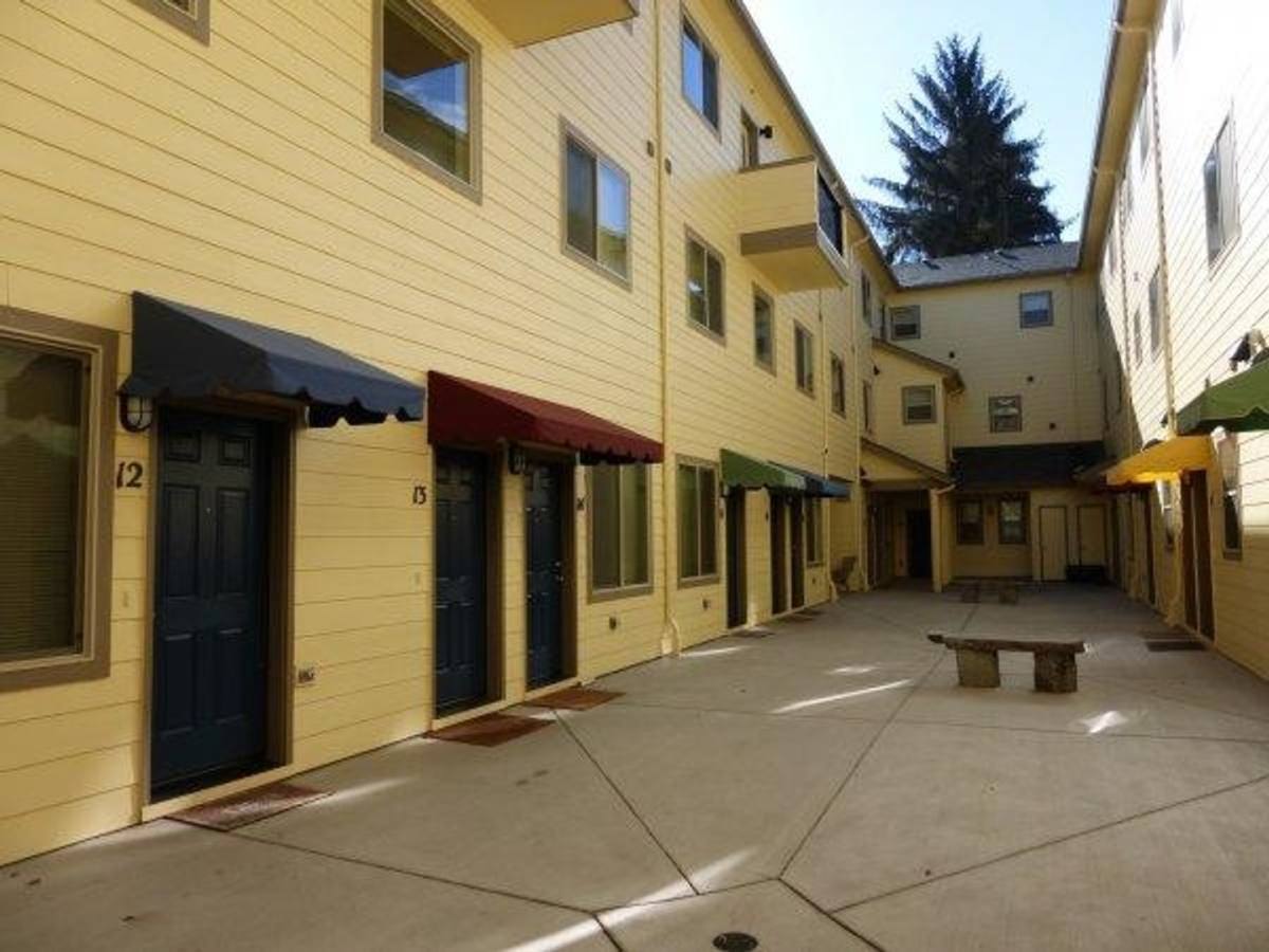 Apartment for rent at 1370 E 19th Ave, Eugene, OR 97403