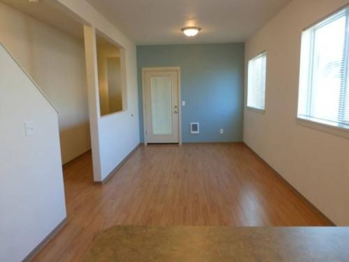 Apartment for rent at 1370 E 19th Ave, Eugene, OR 97403