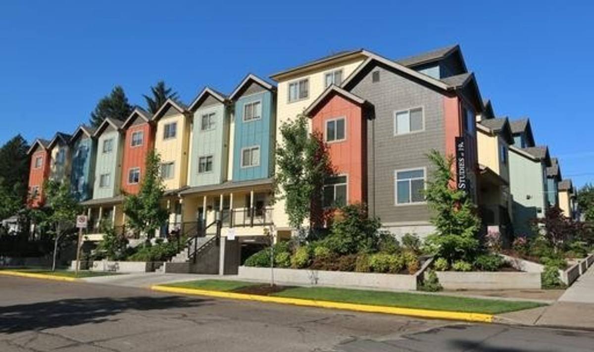 Apartment for rent at 1370 E 19th Ave, Eugene, OR 97403