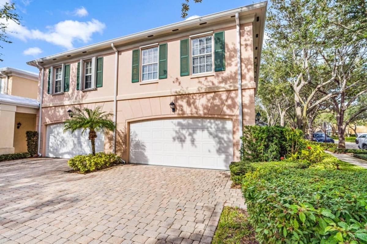 Townhouse for rent at 3 Oakland Court, Jupiter, FL 33469