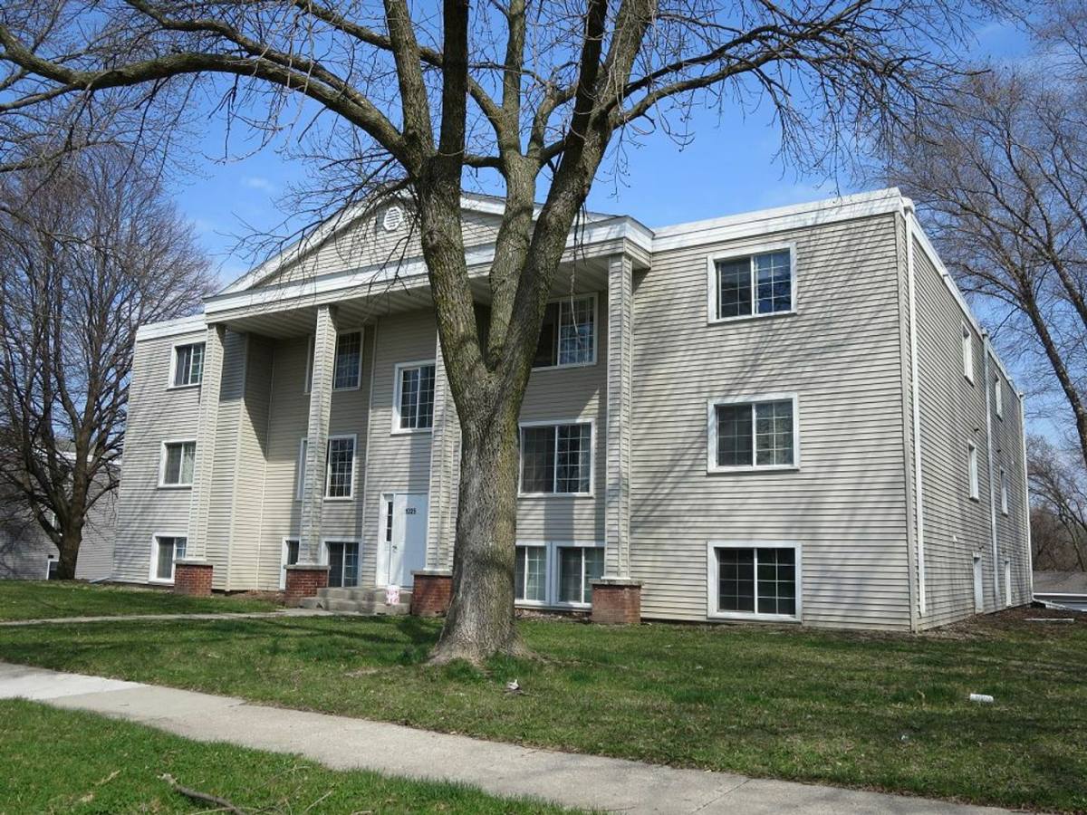 Apartment for rent at 1225 Langley Rd, Waterloo, IA 50702