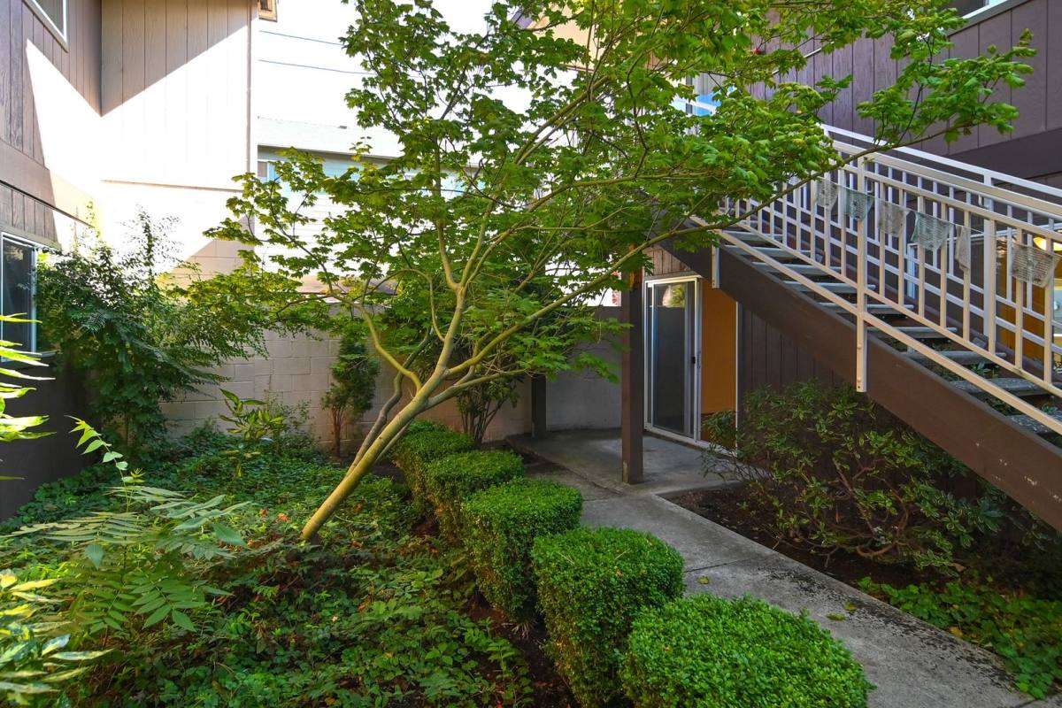 Apartment for rent at 625, 649 E, Eugene, OR 97401