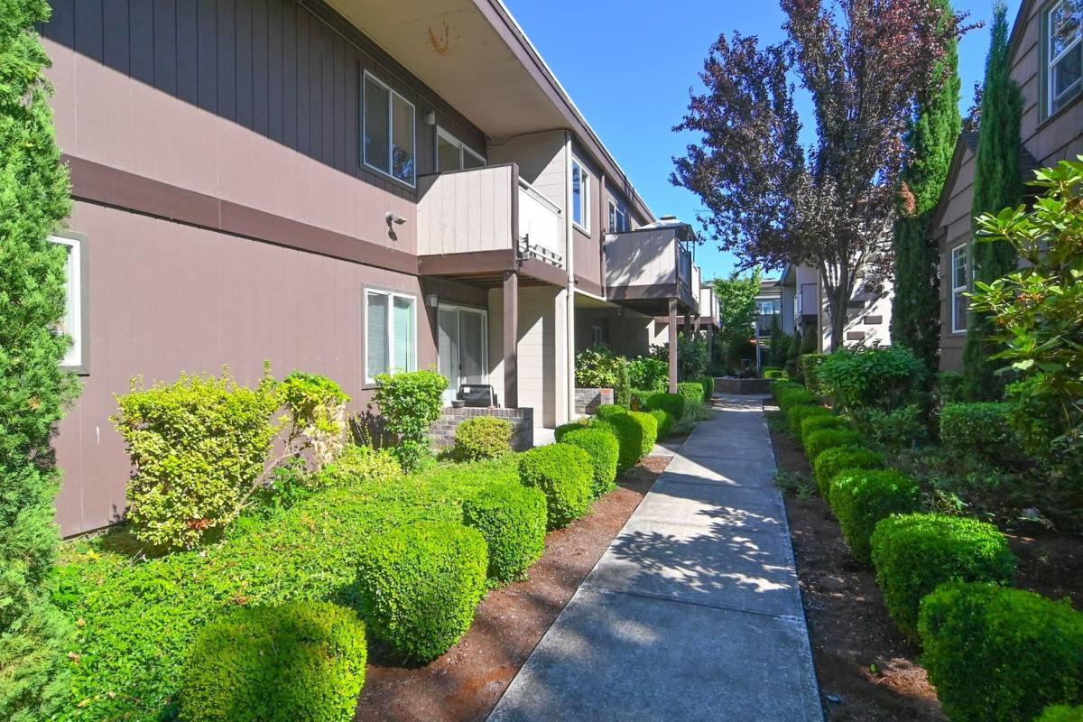 Apartment for rent at 625, 649 E, Eugene, OR 97401
