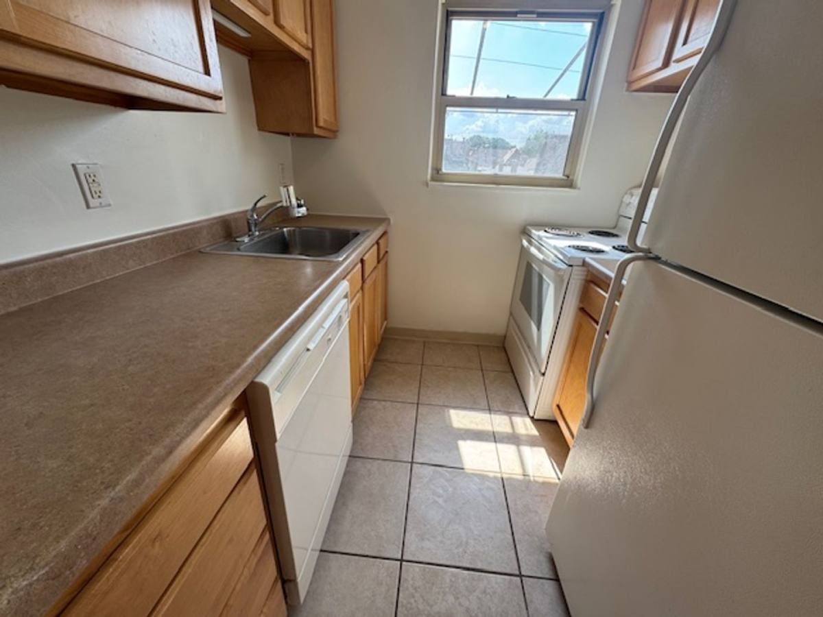Apartment for rent at 5731 Ellsworth Ave, Pittsburgh, PA 15232