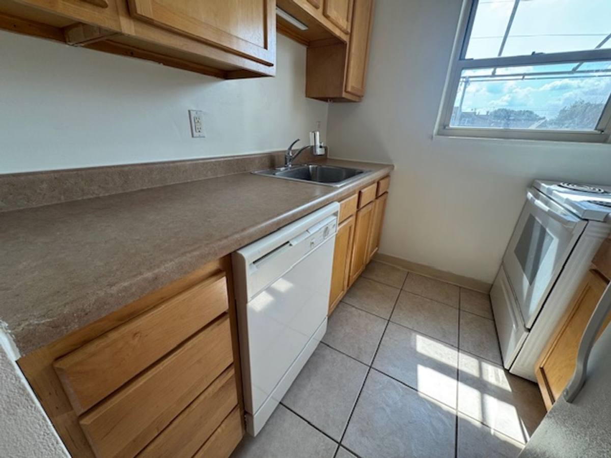 Apartment for rent at 5731 Ellsworth Ave, Pittsburgh, PA 15232