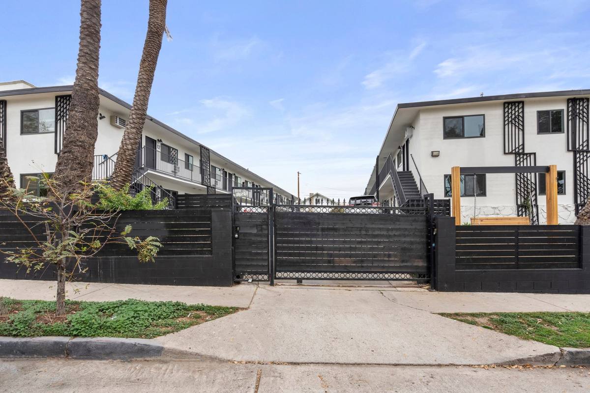 Apartment for rent at 1717-1725 Park Ave, Los Angeles, CA 90026