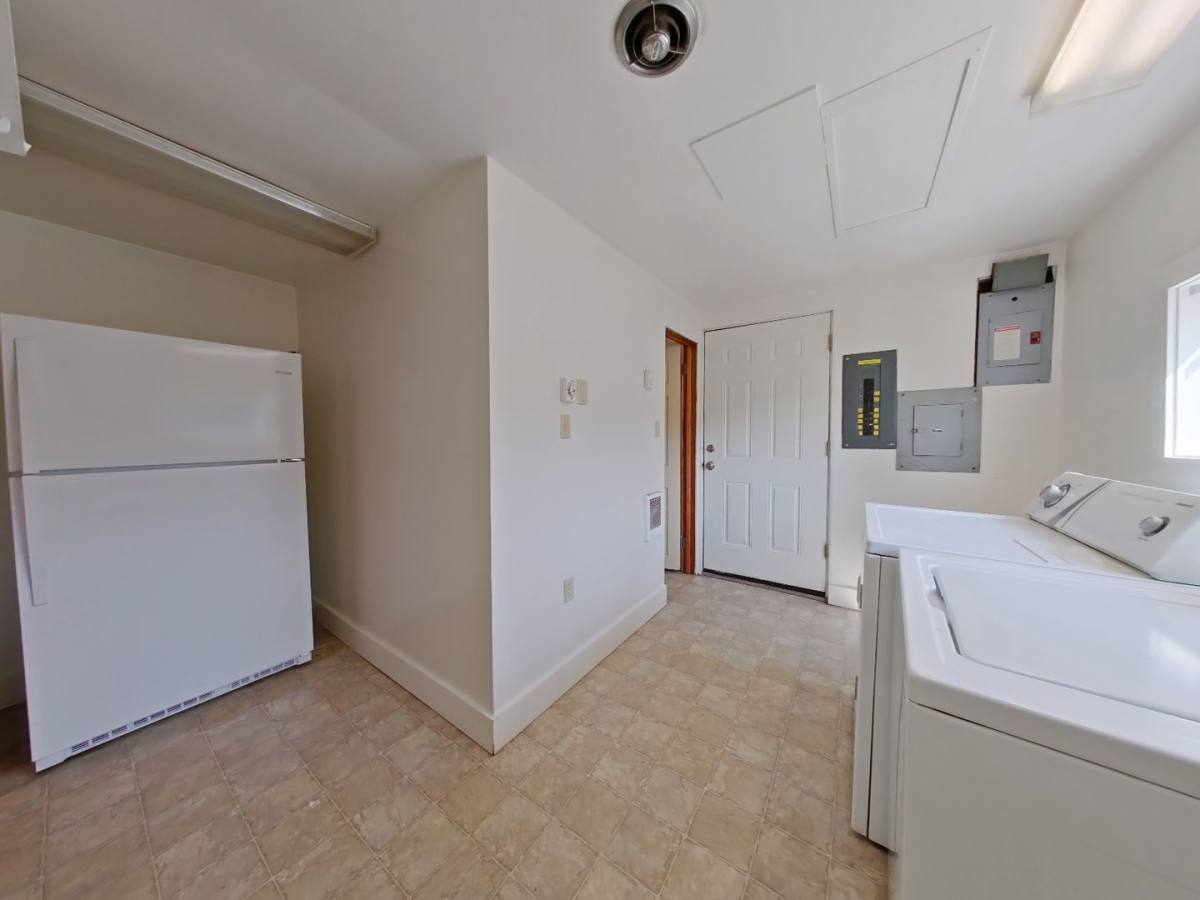Apartment for rent at 1585 Ferry Alley - 1572 St, Eugene, OR 97401