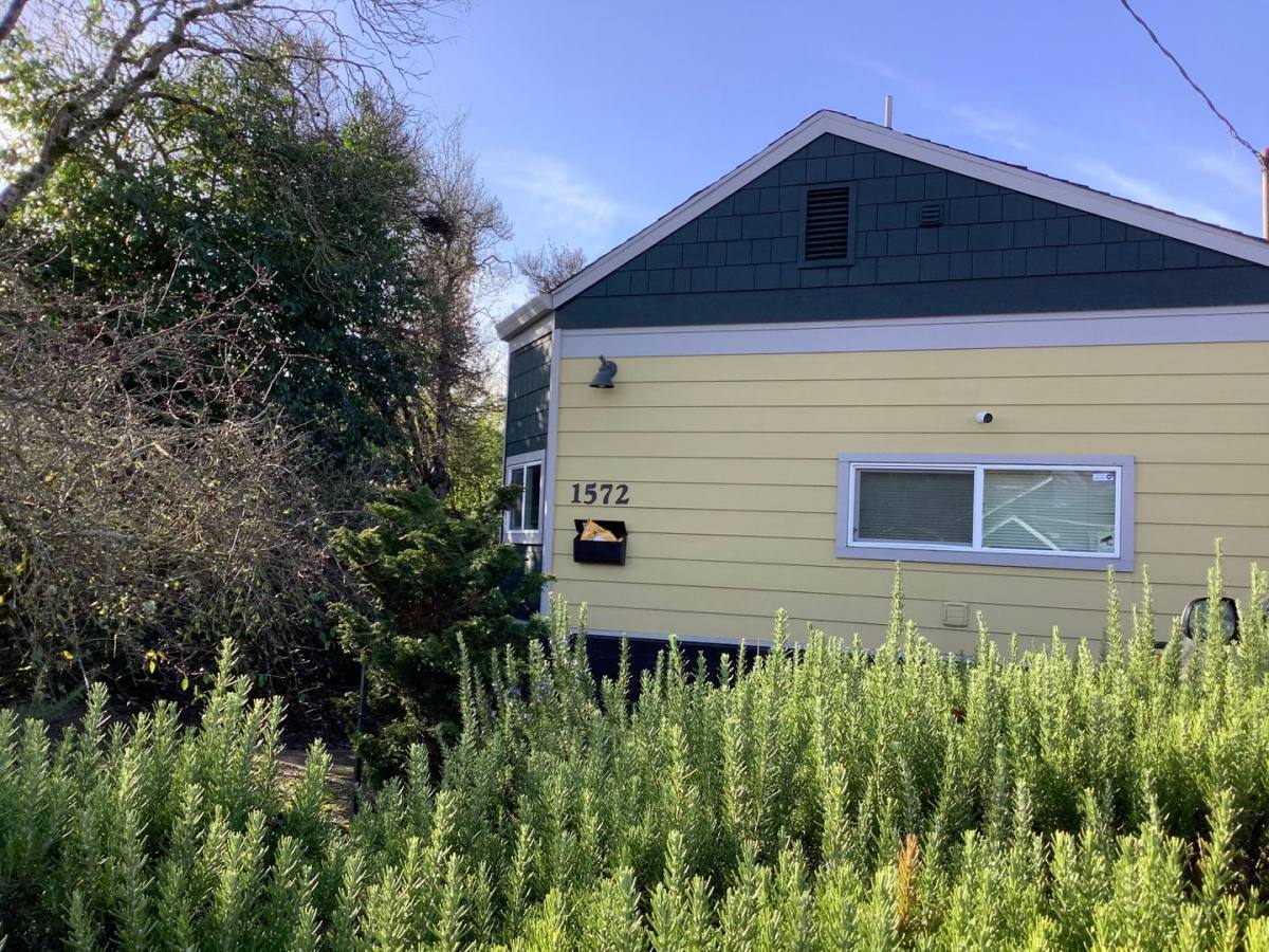 Apartment for rent at 1585 Ferry Alley - 1572 St, Eugene, OR 97401