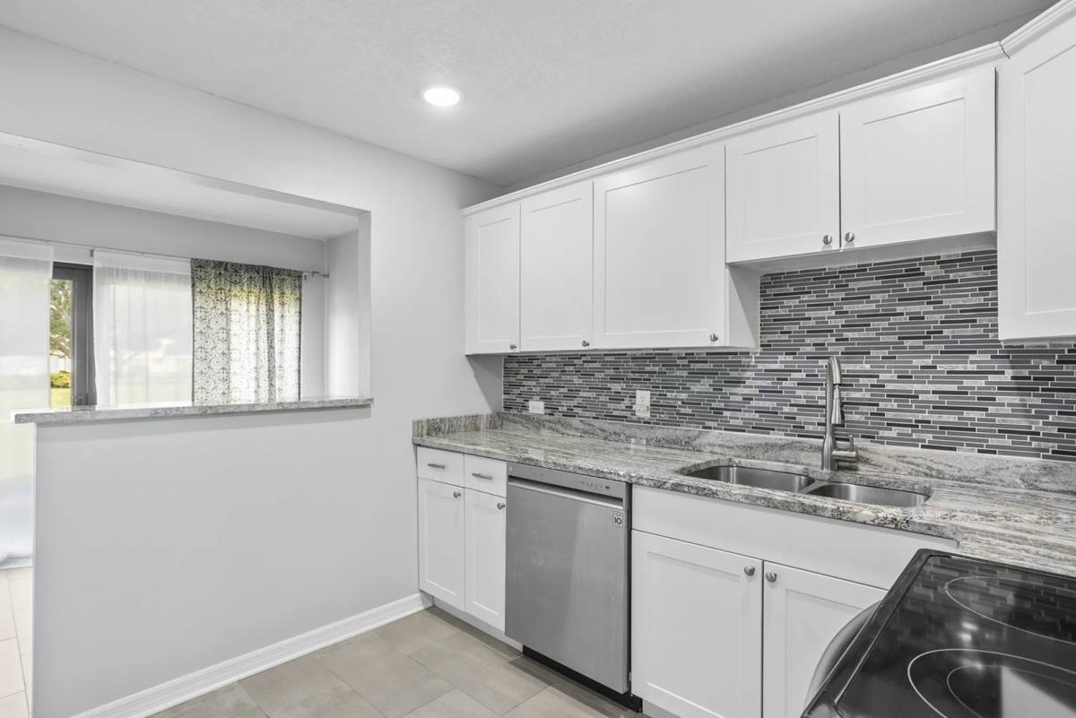 Condo for rent at 4920 Locust St NE, Saint Petersburg, FL 33703