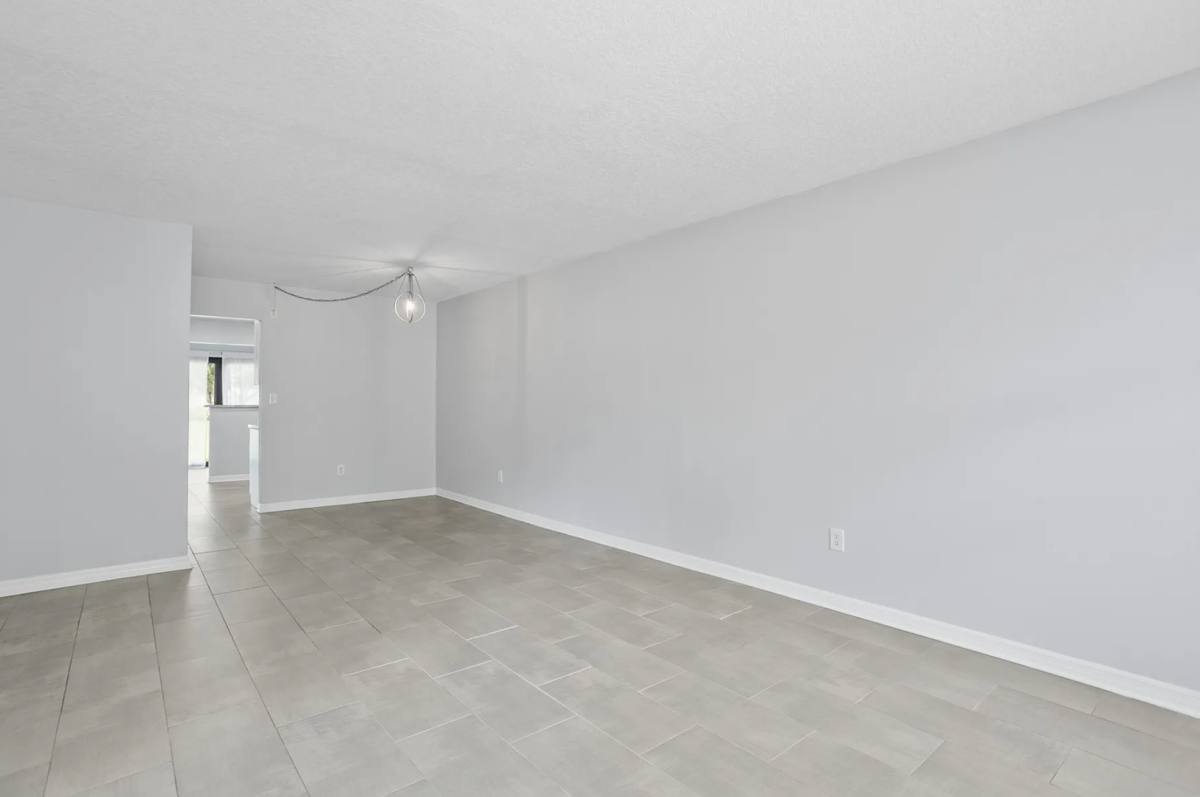 Condo for rent at 4920 Locust St NE, Saint Petersburg, FL 33703
