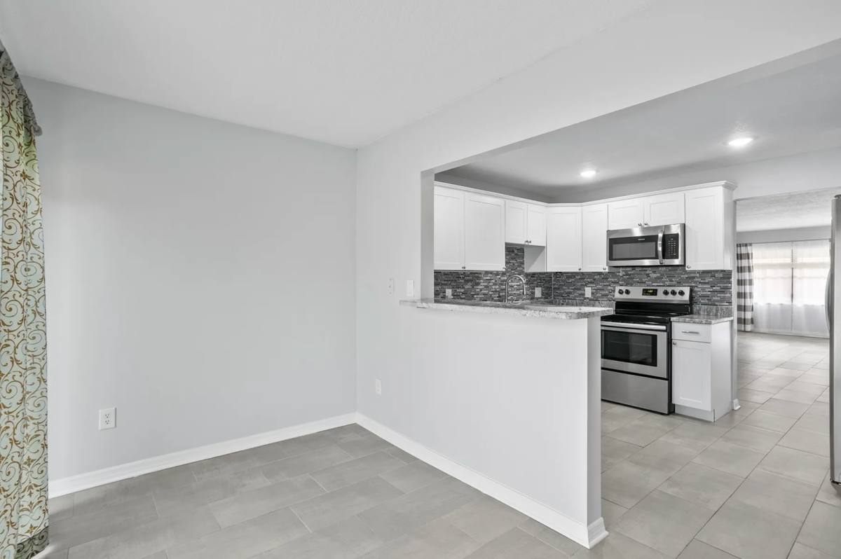 Condo for rent at 4920 Locust St NE, Saint Petersburg, FL 33703