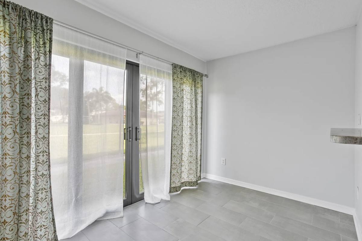 Condo for rent at 4920 Locust St NE, Saint Petersburg, FL 33703