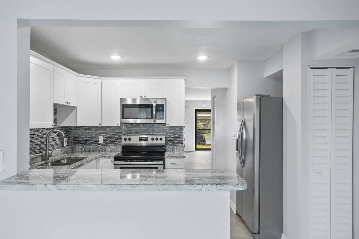 Condo for rent at 4920 Locust St NE, Saint Petersburg, FL 33703