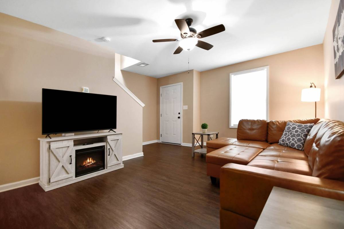 Apartment for rent at 165 Center Pointe Dr, Clarksville, TN 37040