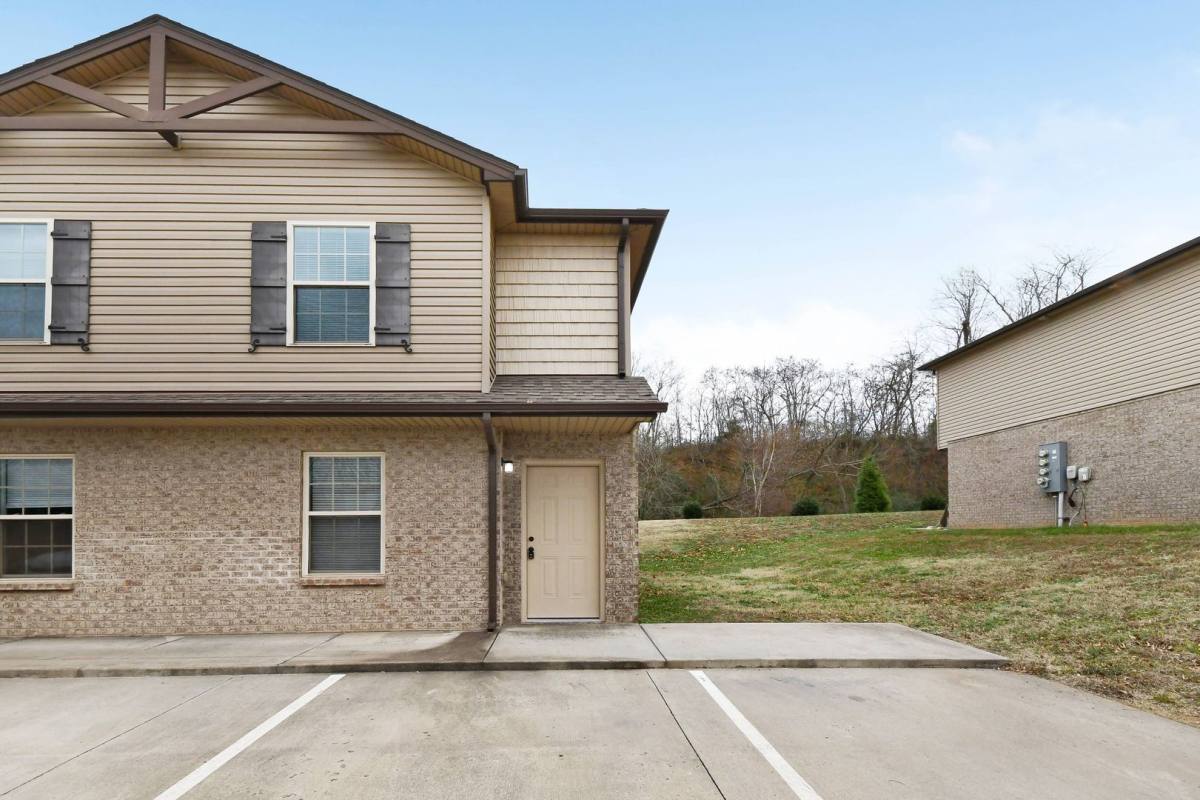 Apartment for rent at 165 Center Pointe Dr, Clarksville, TN 37040