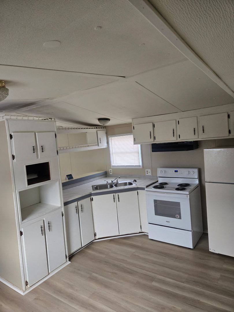 House for rent at 725 Williamsburg Dr, Winchester, KY 40391