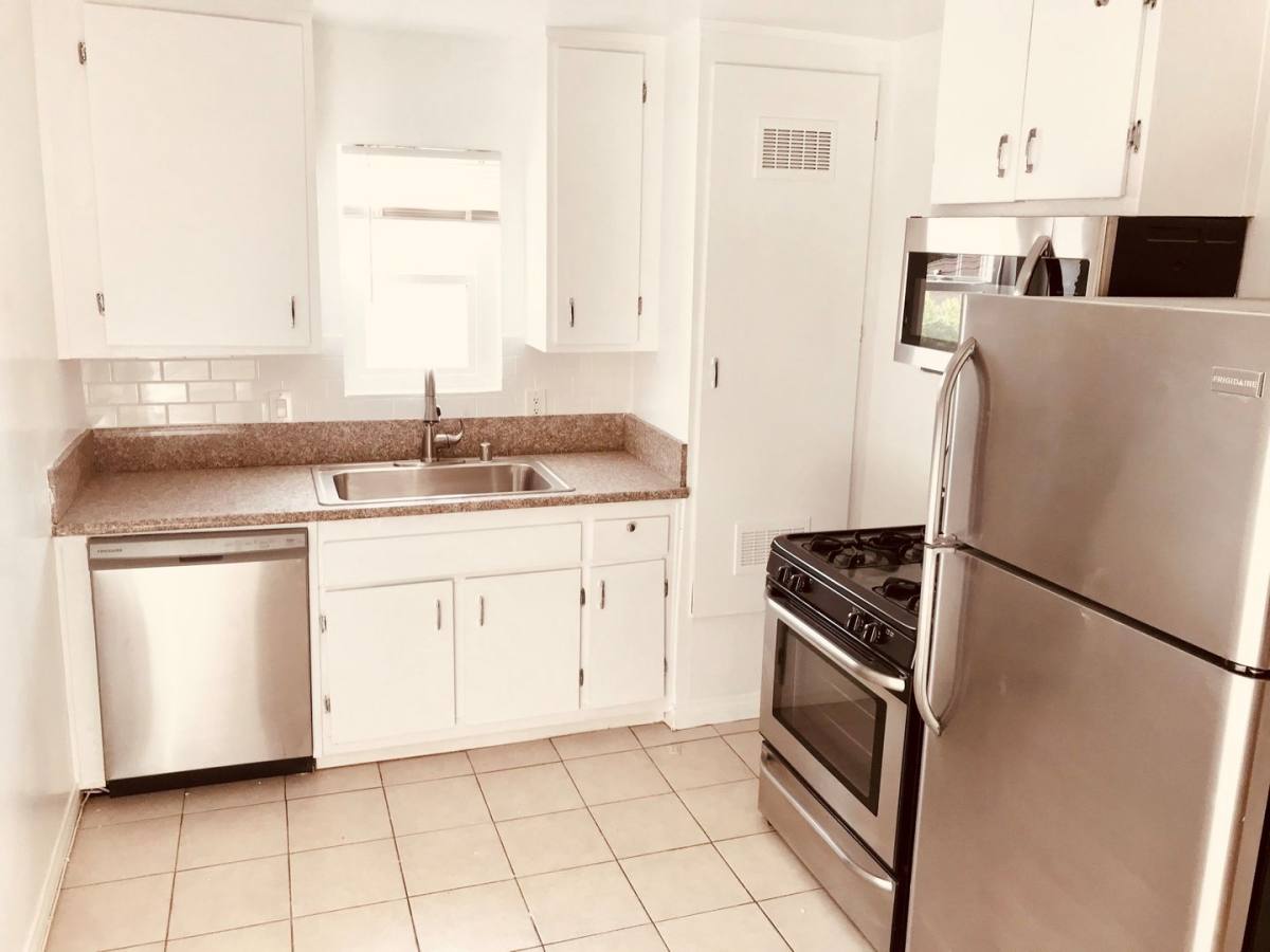 Apartment for rent at 6025 Ernest Ave, Los Angeles, CA 90034