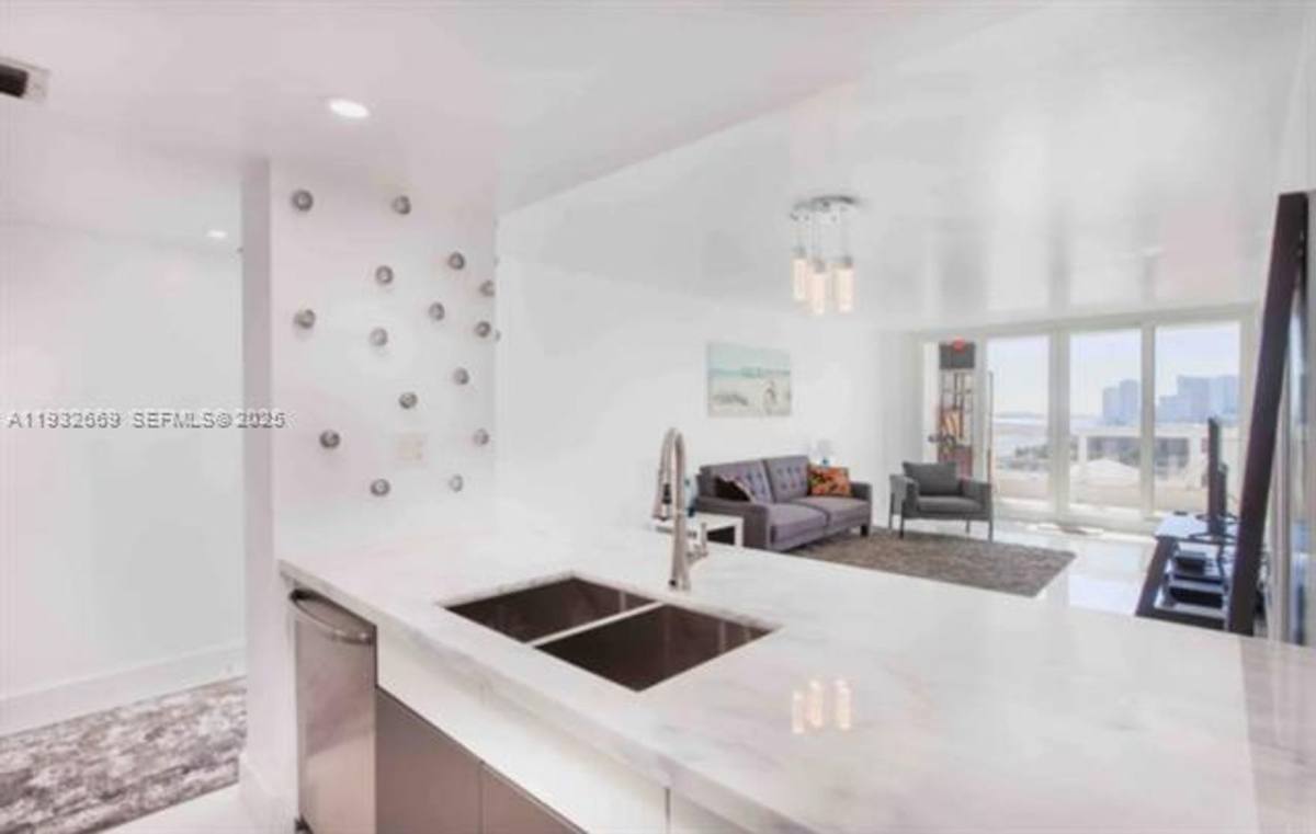 Apartment for rent at 1717 N Bayshore Dr, Miami, FL 33132