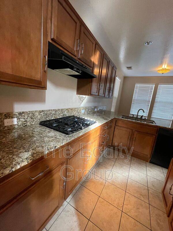 House for rent at 3237 N Winslow St, Visalia, CA 93291