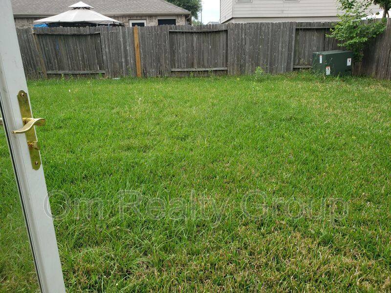 House for rent at 15127 Blue Creek Ranch Dr, Houston, TX 77086