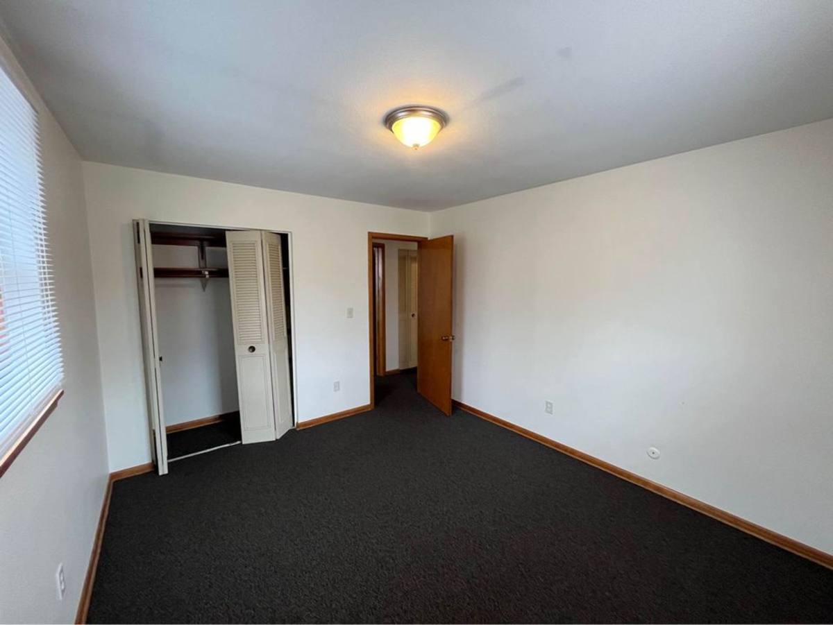 Apartment for rent at 1310 Maryland Ave E, Saint Paul, MN 55106