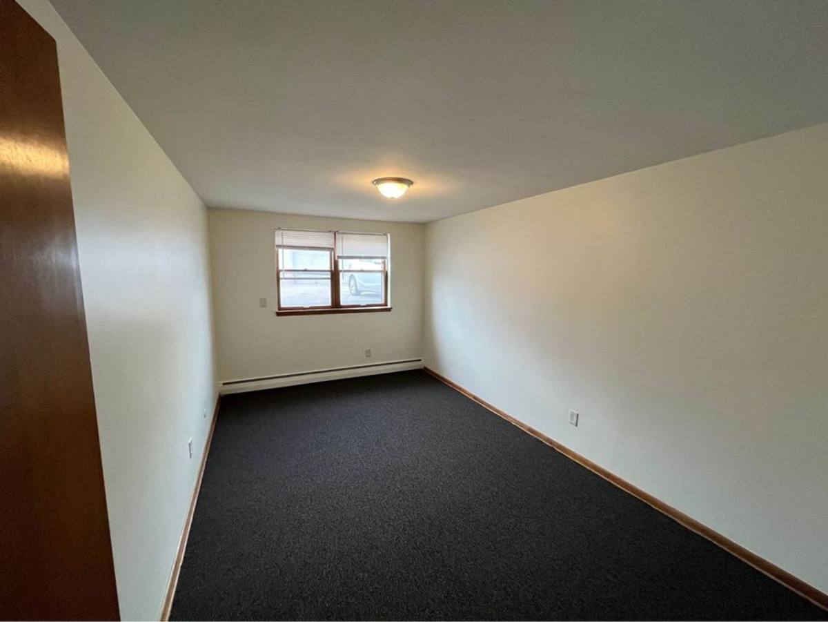 Apartment for rent at 1310 Maryland Ave E, Saint Paul, MN 55106