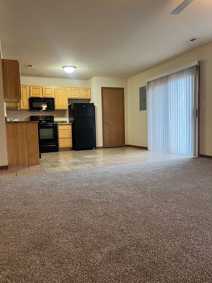 Townhouse for rent at 136 E Old Plank Rd, Columbia, MO 65203