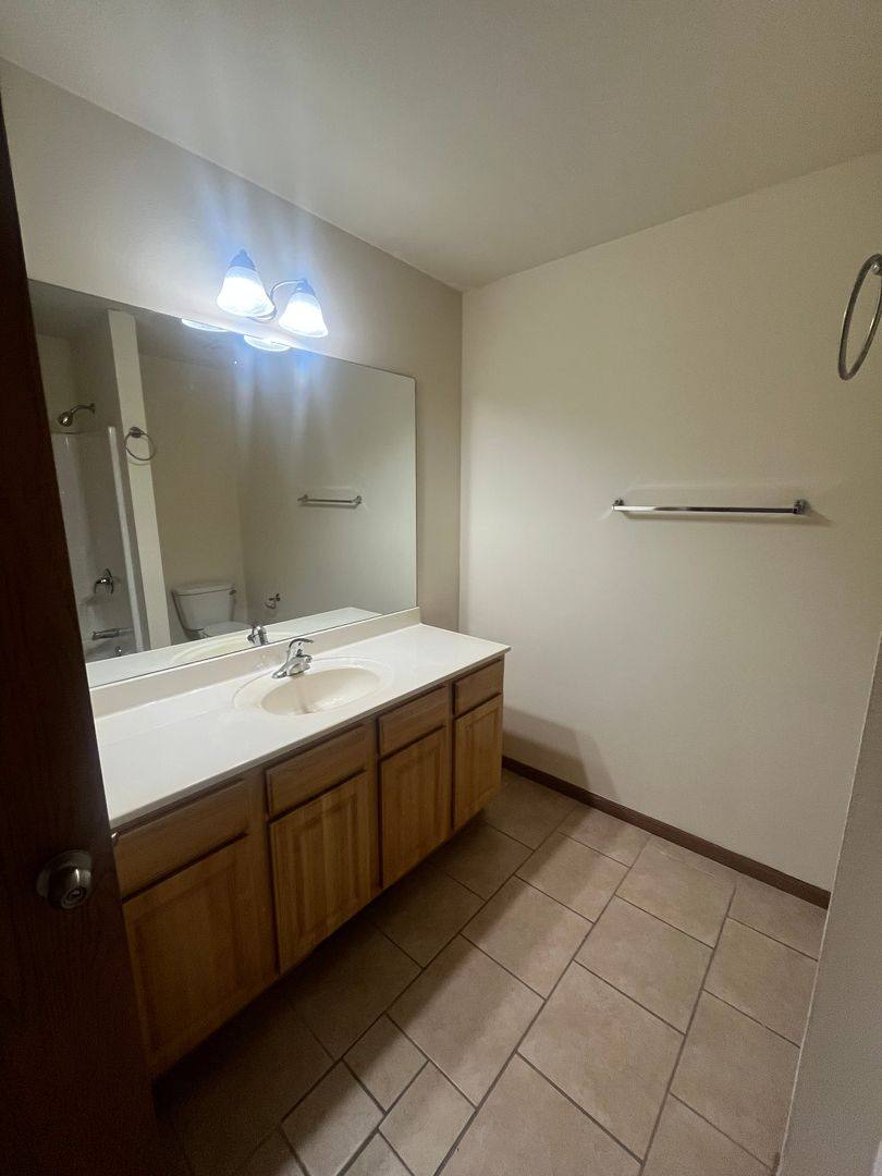 Townhouse for rent at 136 E Old Plank Rd, Columbia, MO 65203
