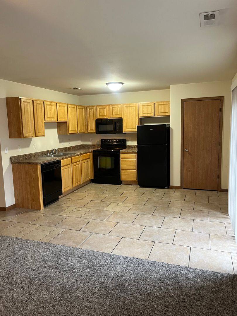Townhouse for rent at 136 E Old Plank Rd, Columbia, MO 65203
