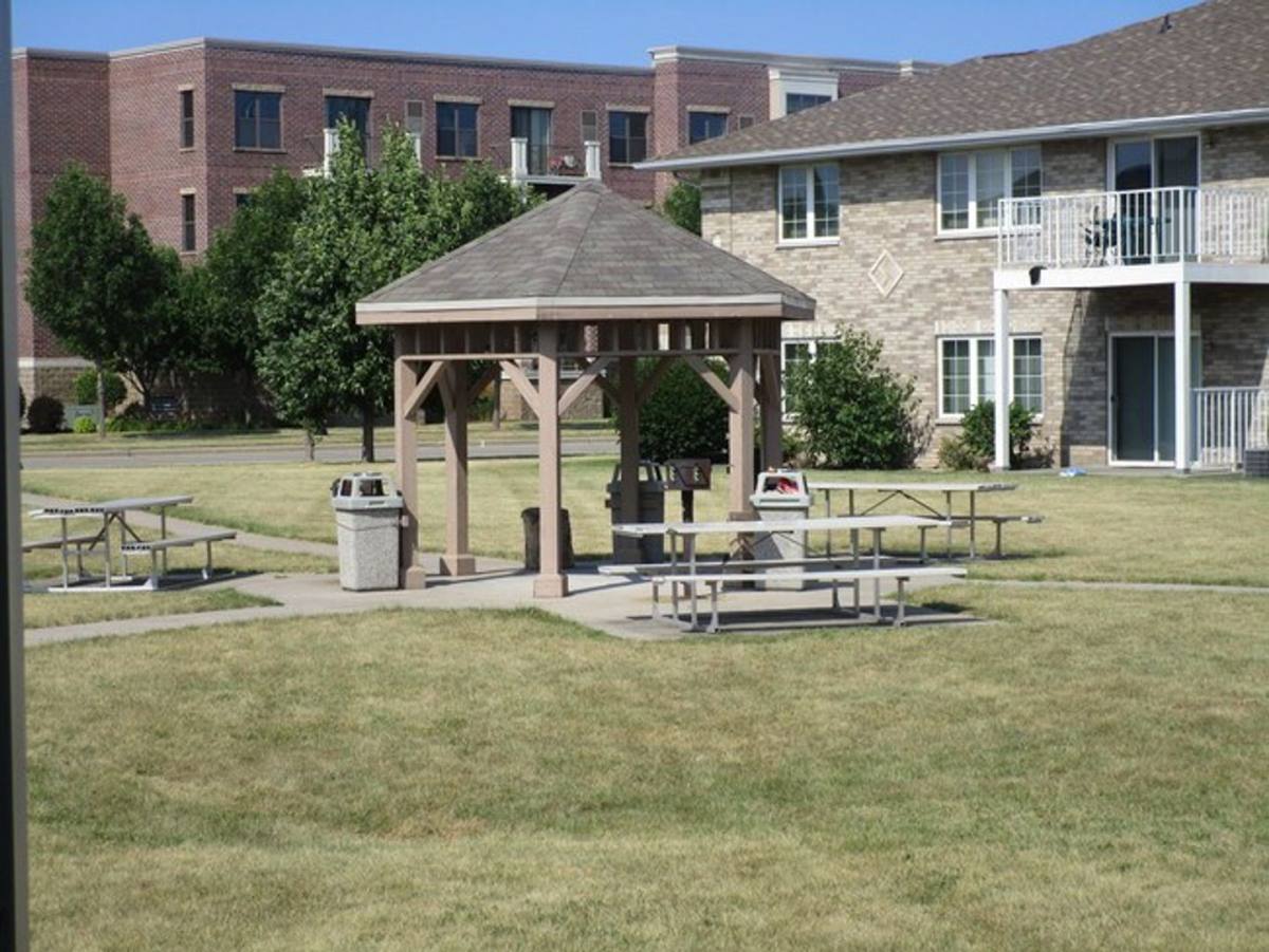 Apartment for rent at 500-526 Marion Rd, Oshkosh, WI 54901