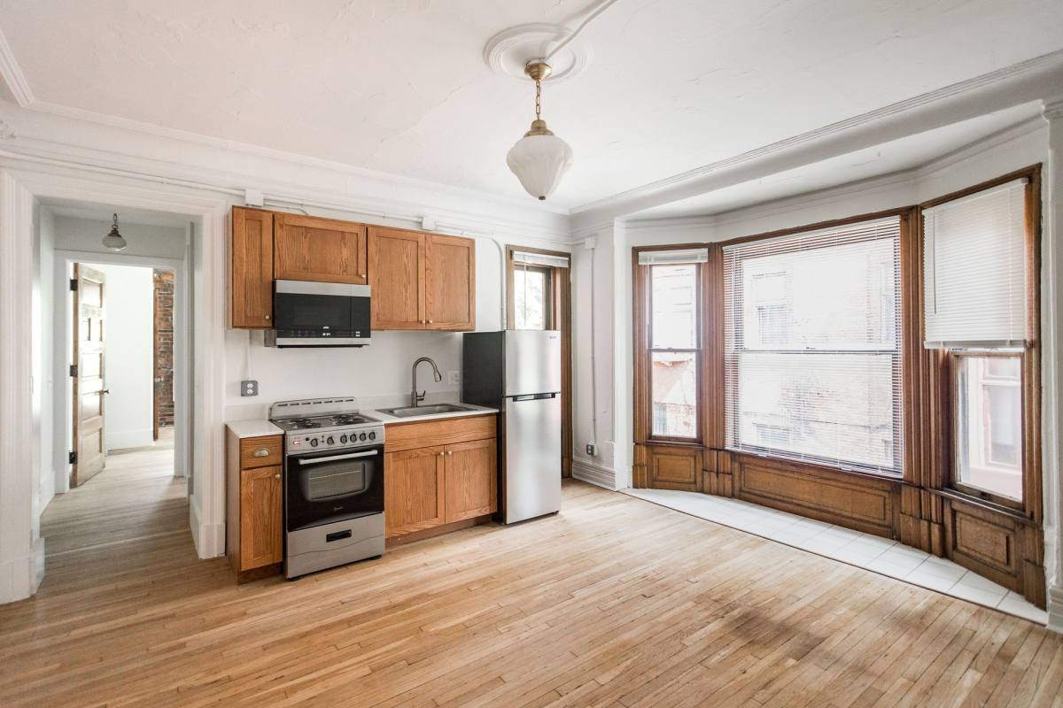 Apartment for rent at 223 E Ferry St, Detroit, MI 48202