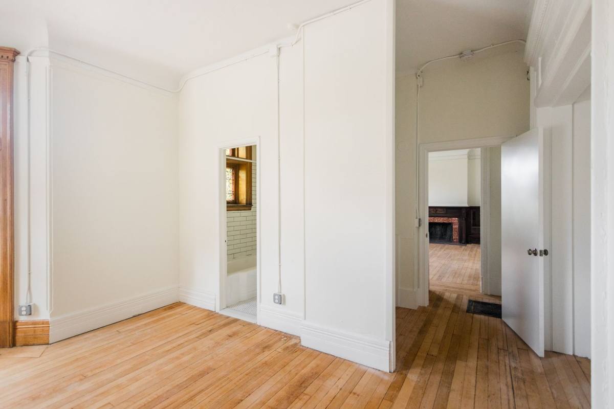 Apartment for rent at 223 E Ferry St, Detroit, MI 48202