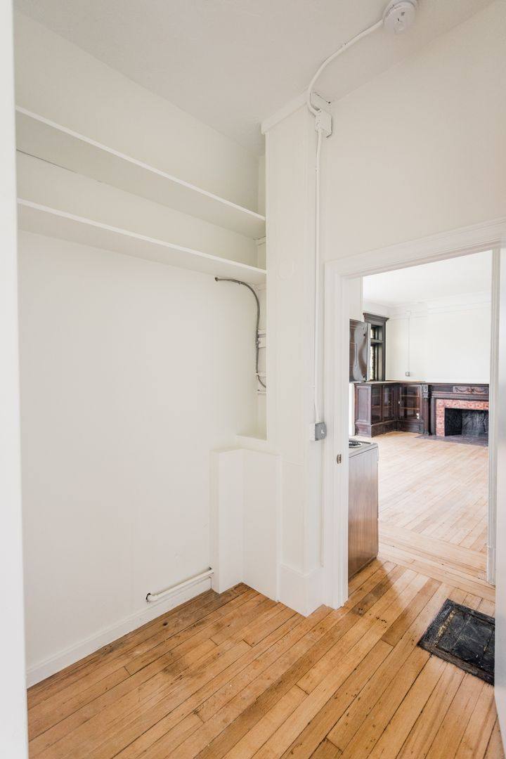 Apartment for rent at 223 E Ferry St, Detroit, MI 48202