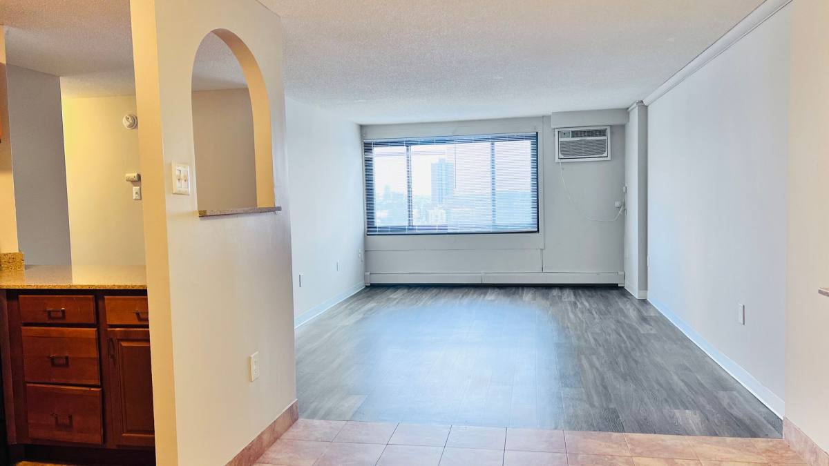 Apartment for rent at 215 Oak Grove St, Minneapolis, MN 55403